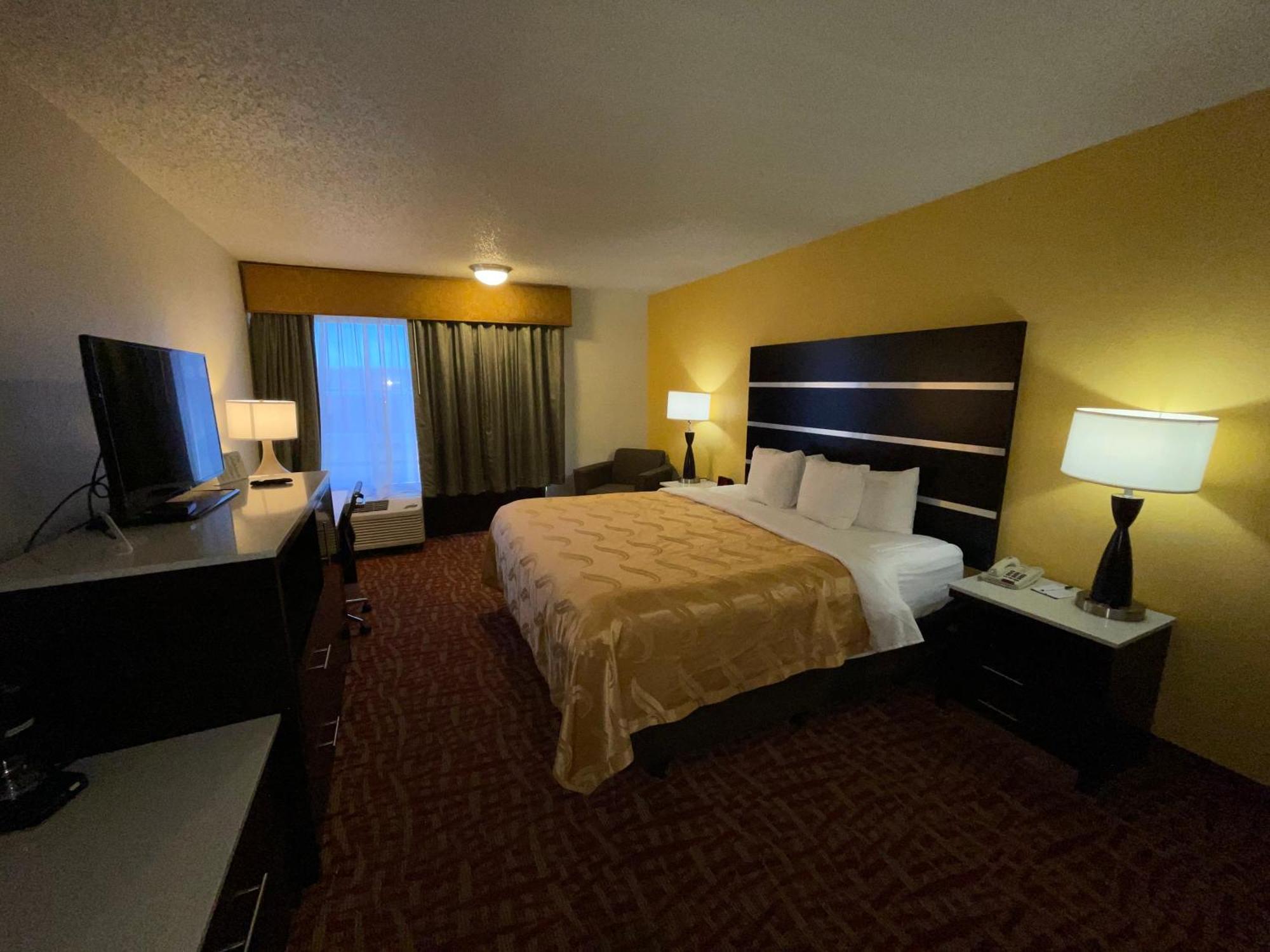 Quality Inn Fort Smith I-540 Room photo